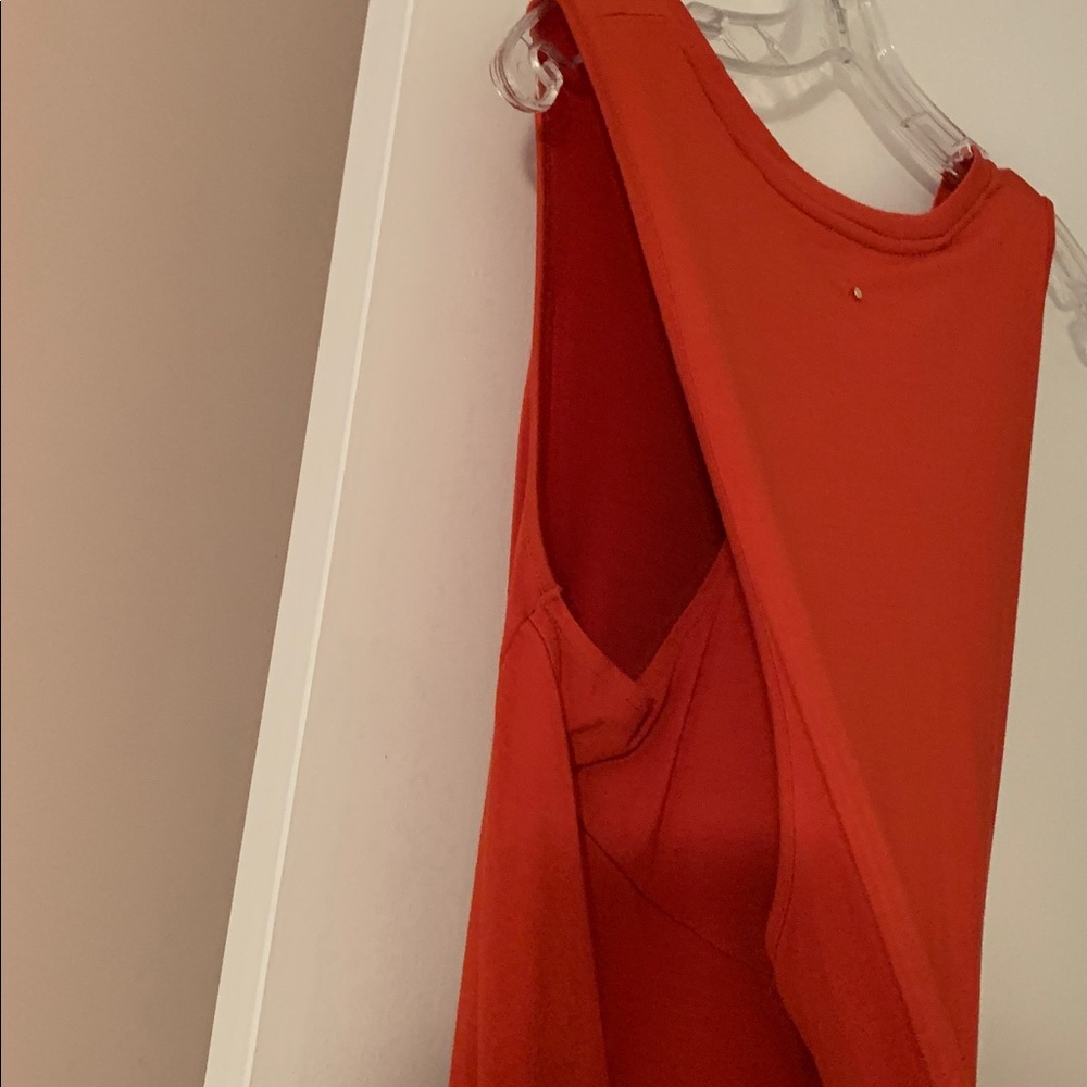 Cuyana Sleeveless Drape-Back  Dress in red - Picture 4 of 14